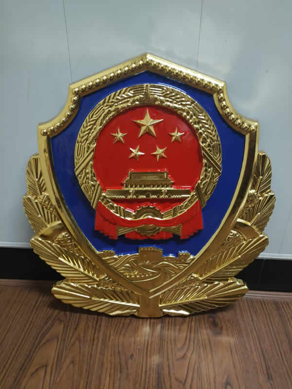 如何设计警徽以确保其独特性